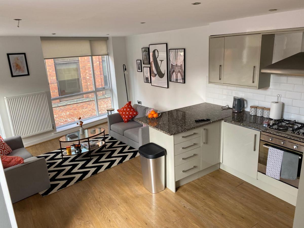 Central Leeds Townhouse With Private Roof Garden Sleeps 4 Buitenkant foto