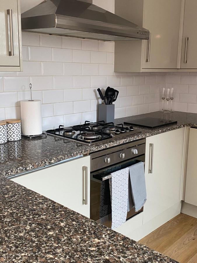Central Leeds Townhouse With Private Roof Garden Sleeps 4 Buitenkant foto