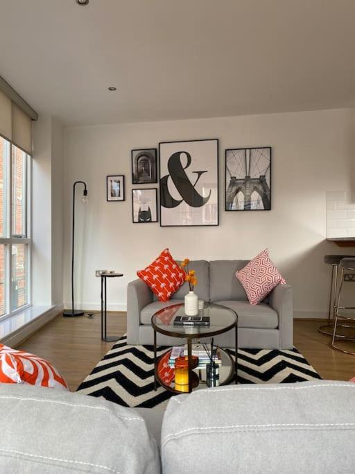 Central Leeds Townhouse With Private Roof Garden Sleeps 4 Buitenkant foto