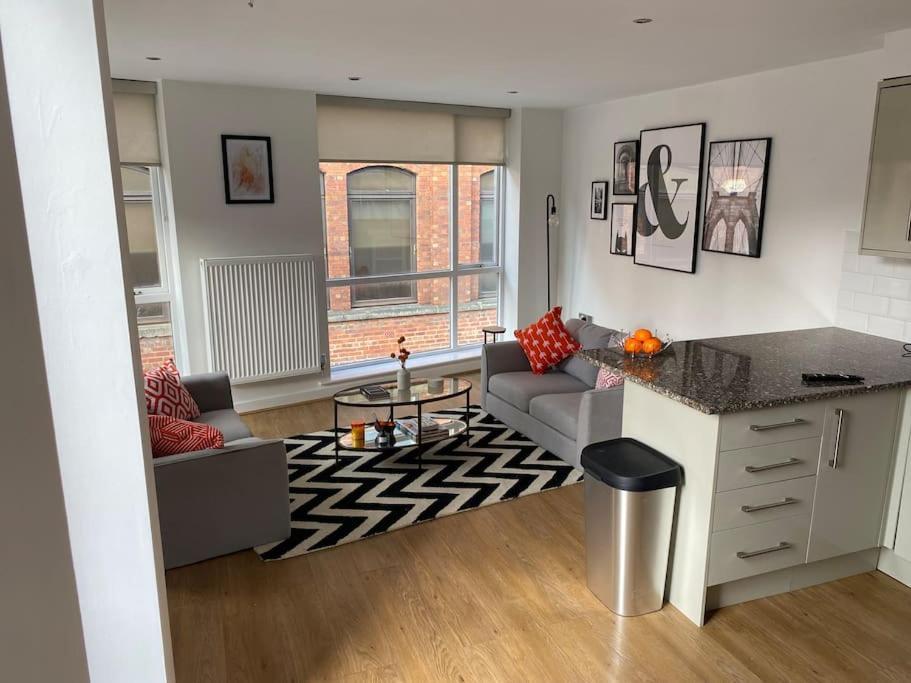 Central Leeds Townhouse With Private Roof Garden Sleeps 4 Buitenkant foto