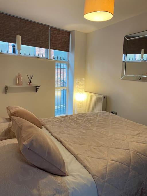 Central Leeds Townhouse With Private Roof Garden Sleeps 4 Buitenkant foto
