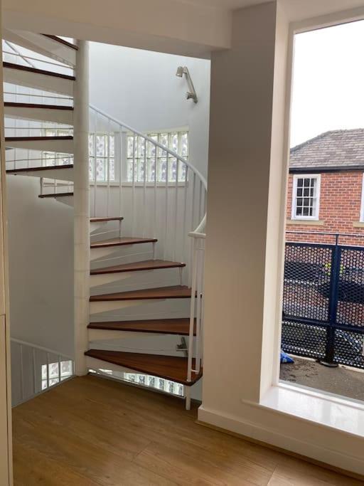 Central Leeds Townhouse With Private Roof Garden Sleeps 4 Buitenkant foto