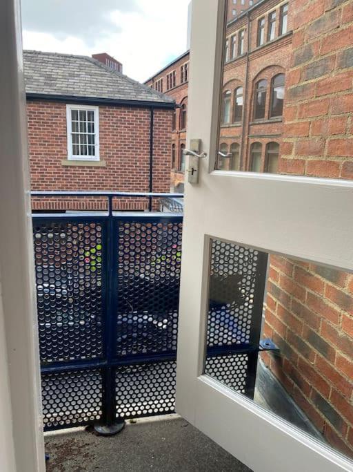 Central Leeds Townhouse With Private Roof Garden Sleeps 4 Buitenkant foto