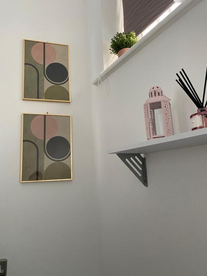 Central Leeds Townhouse With Private Roof Garden Sleeps 4 Buitenkant foto