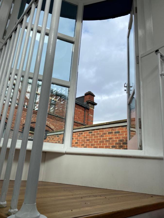 Central Leeds Townhouse With Private Roof Garden Sleeps 4 Buitenkant foto