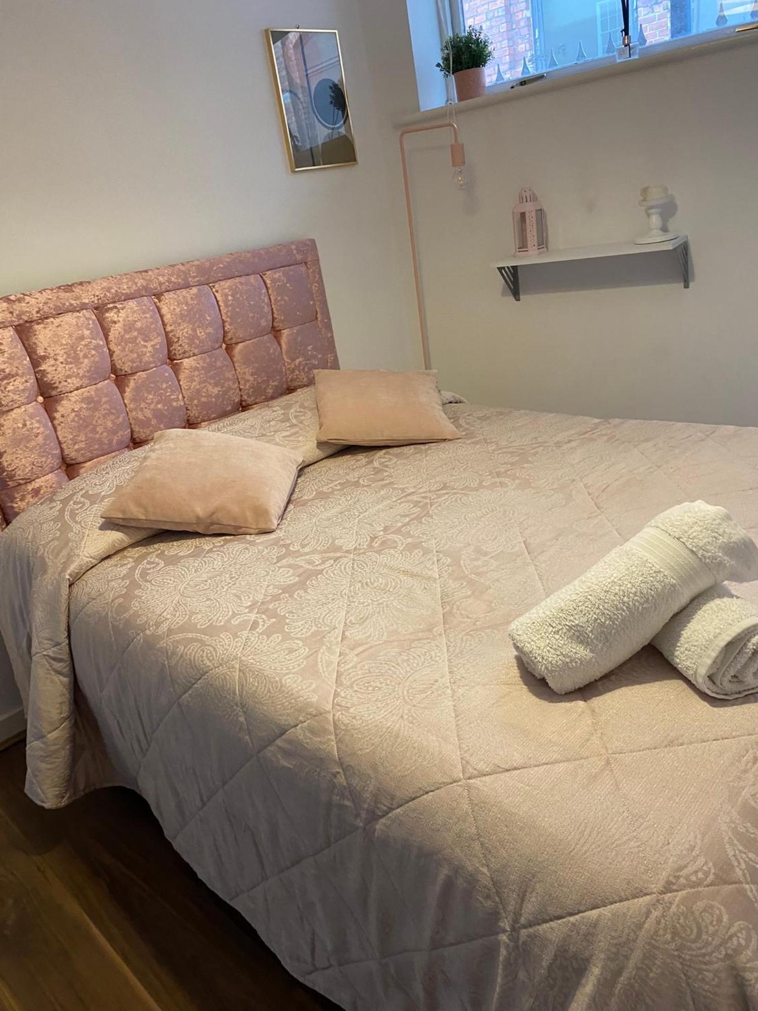 Central Leeds Townhouse With Private Roof Garden Sleeps 4 Buitenkant foto