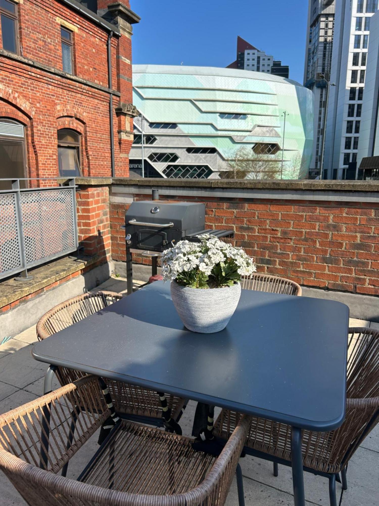 Central Leeds Townhouse With Private Roof Garden Sleeps 4 Buitenkant foto
